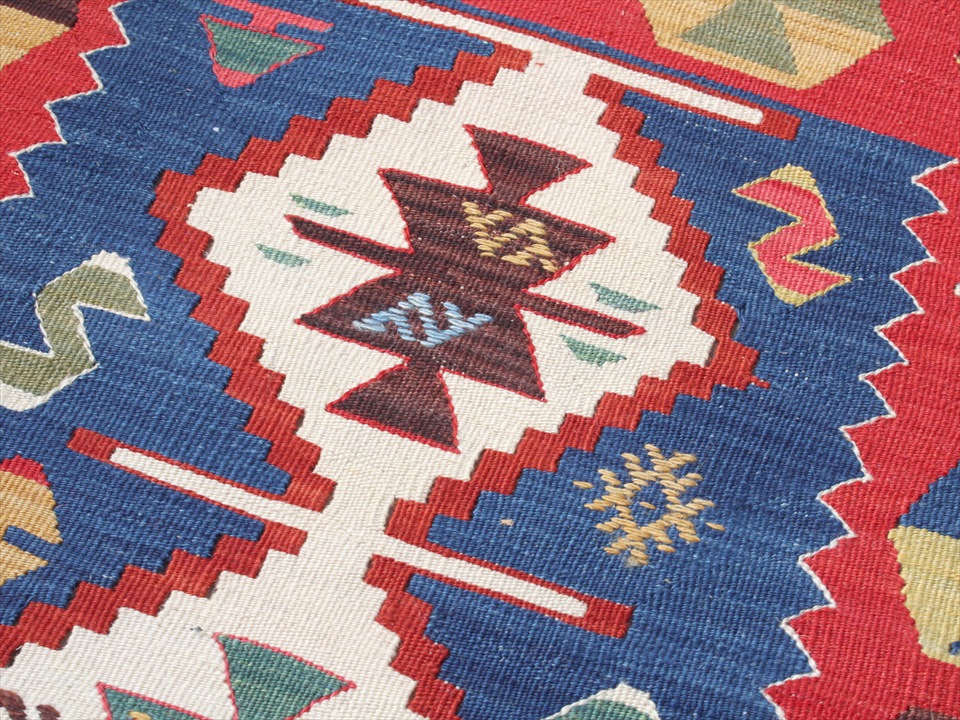 ガラタバザール / 最高級の細かな手織りトルコキリム/コンヤ草木染 