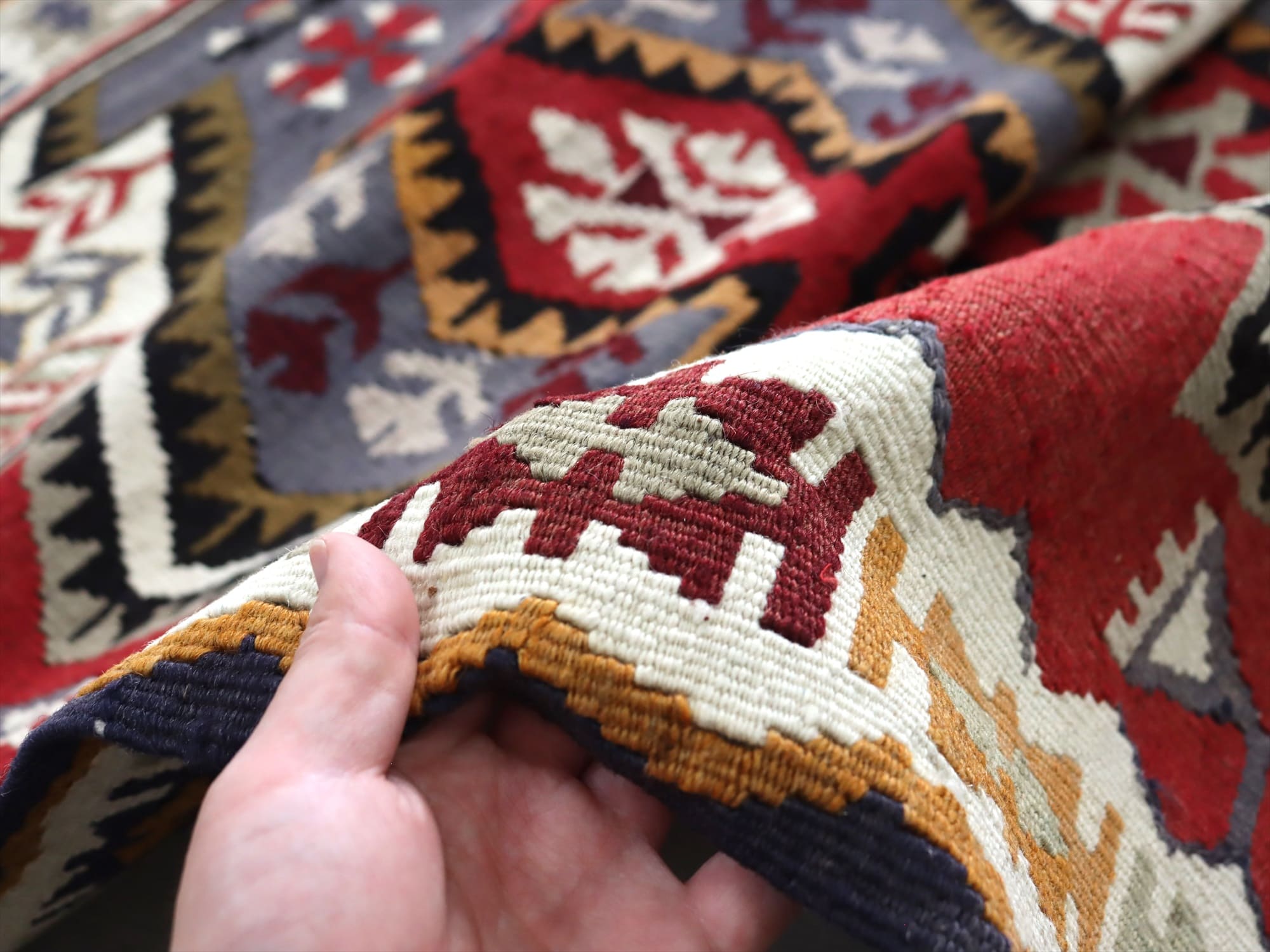 トルコの手織りキリム バフチェジック174×104cm ２つのエリベリンデ