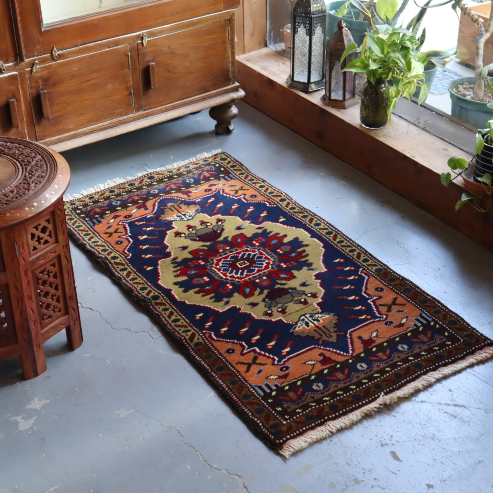 トライバルラグ ヤストゥク