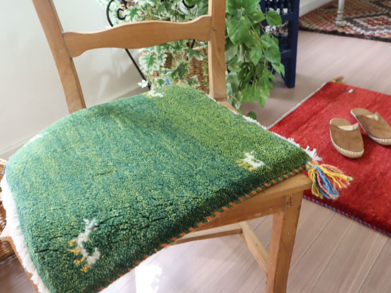 ギャッベ 座布団サイズ43×42cm グリーン 無地 シンプル イラン産手織り  