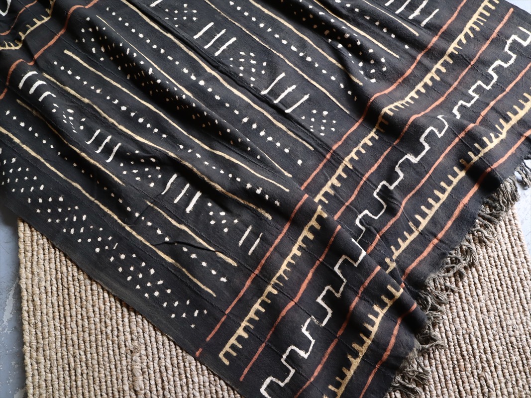 アフリカの泥染布 Mud Cloth Mali, African textile 183×105cm 黒 黄土色 白 幾何学模様